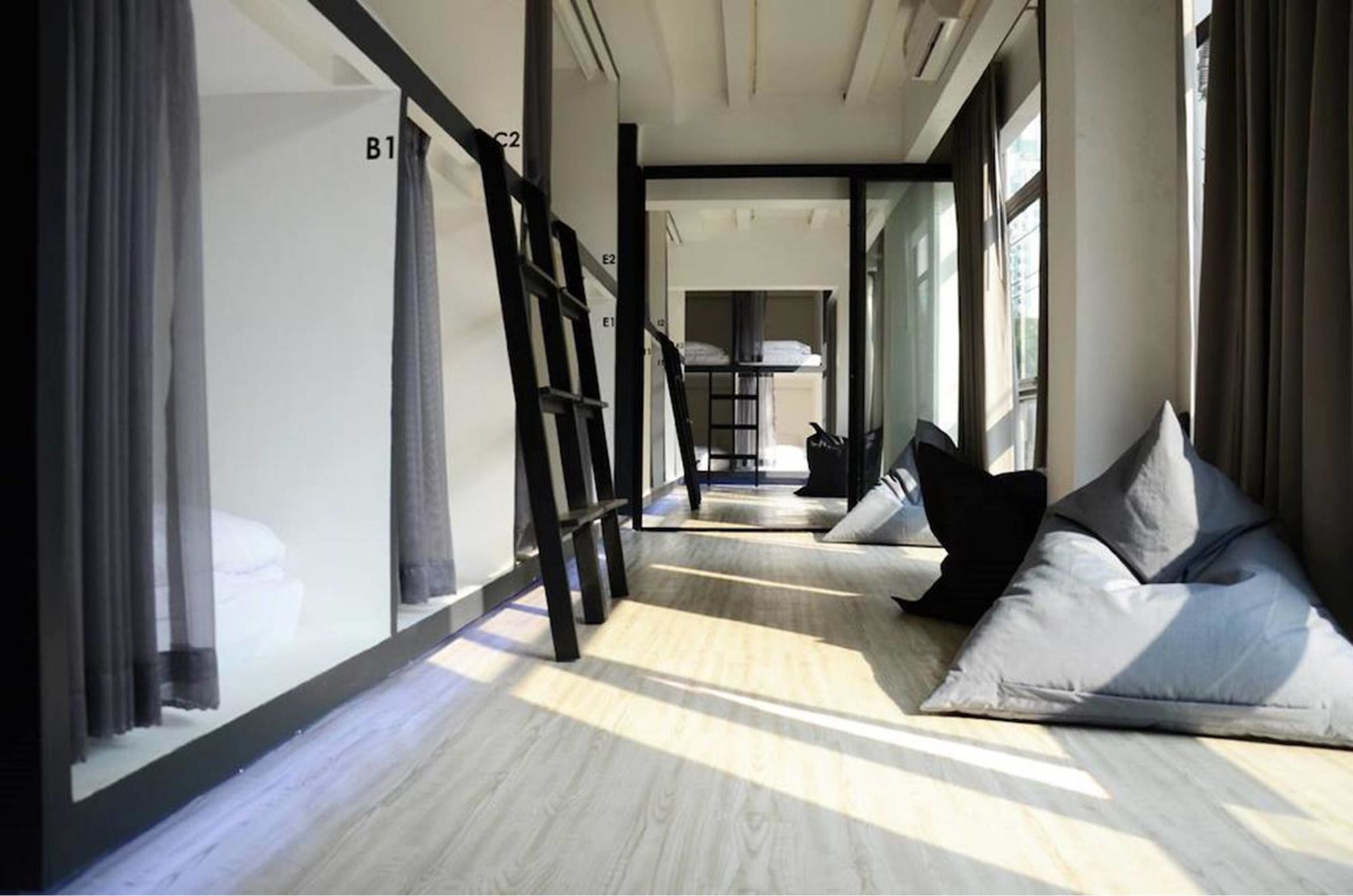3 Howw Hostel At Sukhumvit 21 Bangkok Eksteriør bilde